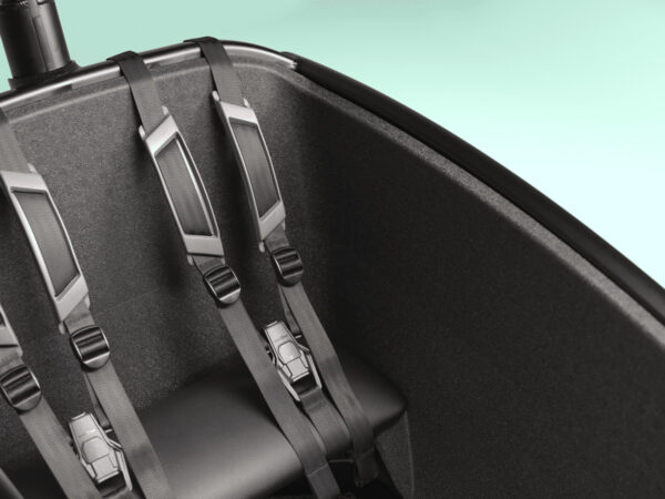 Urban-Arrow_FamilyNext_Pro-Belts Urban Arrow FamilyNext Pro – Front Loader Electric Cargo Bike